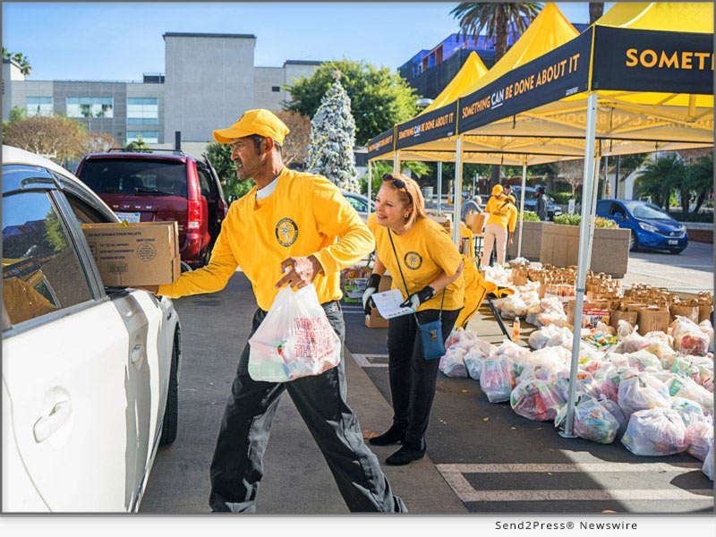 Des ministres bénévoles de l’Église de Scientology de Los Angeles ont organisé des collectes de nourriture